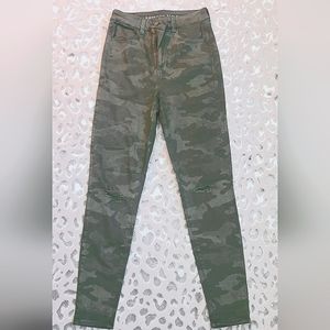 American Eagle Curvy Super High Rise Camo Jegging